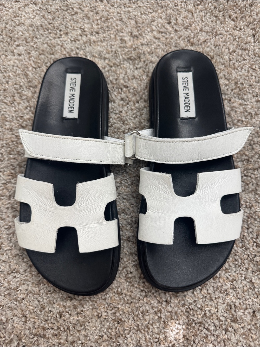 Steve Madden White and Sheln Tan Sandal Duo - Picture 5 of 12